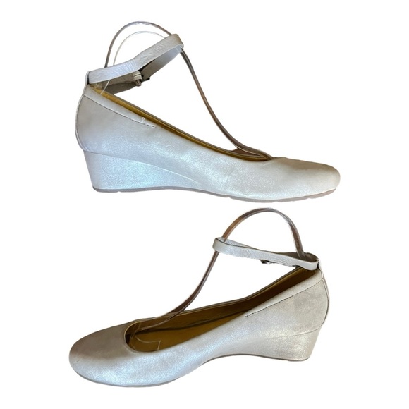 Anthropologie Bussola Tampere Ankle Strap Wedge Leather Heels in Golden Silver - Picture 3 of 16